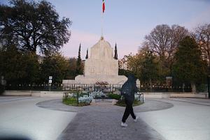 2 Toulon Monument Aux morts